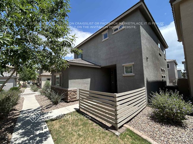 property at 1810 W Pollack St