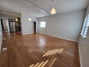 3962 NE Grand Ave in Portland, OR - Building Photo - Building Photo
