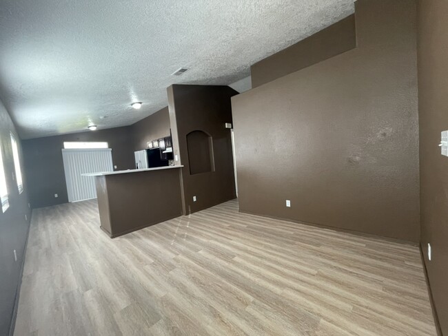 1638 Rolling Rock Pl SW in Albuquerque, NM - Building Photo - Building Photo