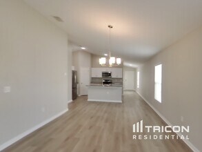 14607 Brumby Ridge Ave in Lithia, FL - Building Photo - Building Photo