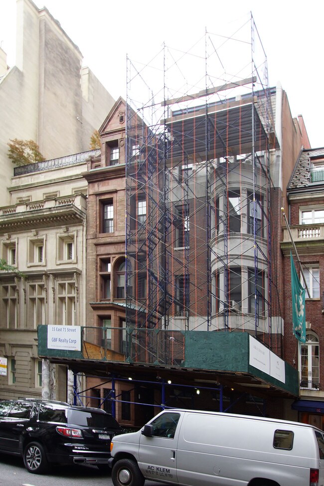 15 E 71st St in New York, NY - Building Photo - Building Photo