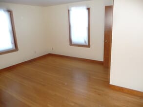 213 Suffolk Ave, Unit 213 Suffolk Ave. Pawt in Pawtucket, RI - Foto de edificio - Building Photo