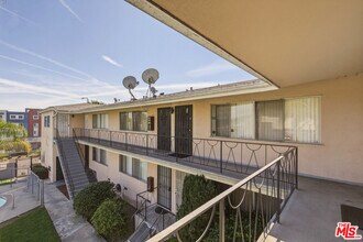 5117 Crenshaw Blvd in Los Angeles, CA - Foto de edificio - Building Photo