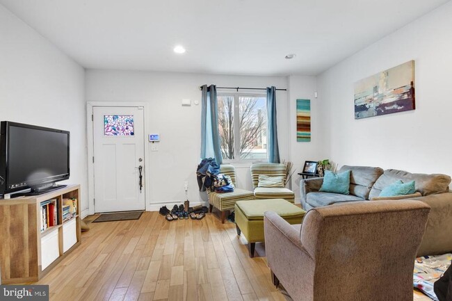 property at 2629 Cedar St