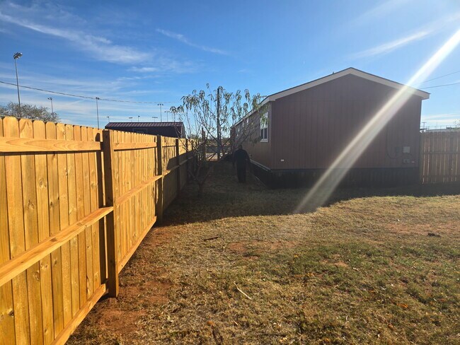 1107 S 2nd St in Brownfield, TX - Building Photo - Building Photo