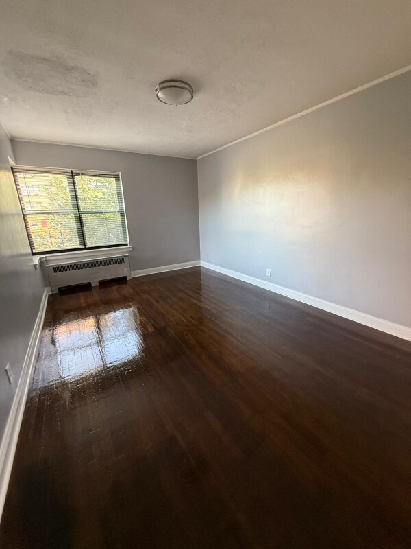33 S Munn Ave in East Orange, NJ - Building Photo - Building Photo