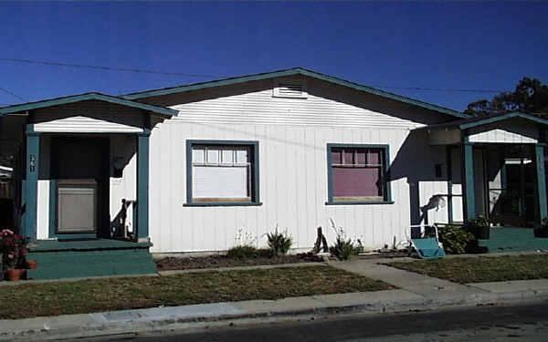 361-367 Franklin Ln in Ventura, CA - Foto de edificio - Building Photo