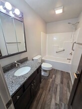 2050 Quail St in Mitchell, SD - Foto de edificio - Building Photo