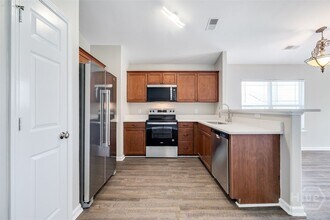 6 Spg Lk Cir in Savannah, GA - Building Photo - Building Photo