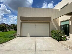 38 Isaiah St in Edinburg, TX - Building Photo - Building Photo