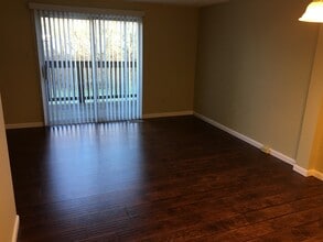 103 Shadowlawn Dr in Pittsburgh, PA - Building Photo - Building Photo