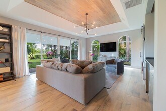 11829 Pebblewood Dr in Wellington, FL - Building Photo - Building Photo