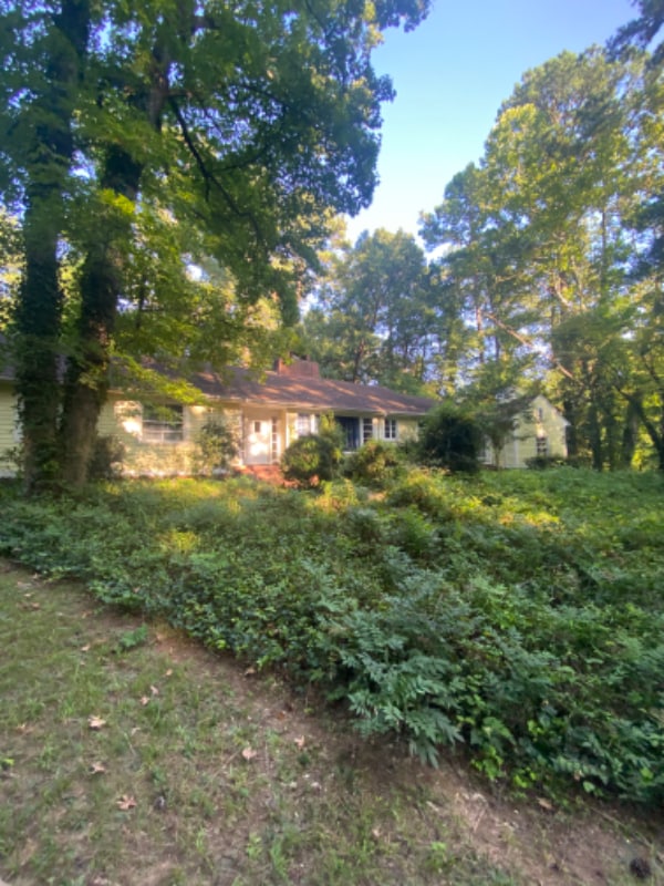 property at 917 Greenwood Rd