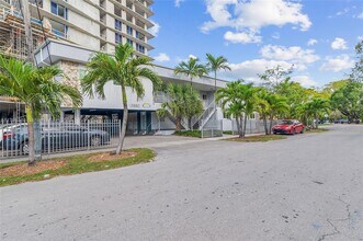 13880 NE 20th Pl in North Miami Beach, FL - Building Photo - Building Photo