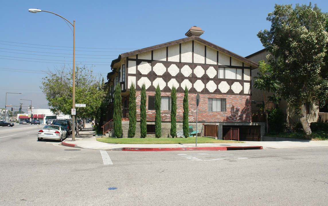 114 S Pacific Ave in Glendale, CA - Foto de edificio