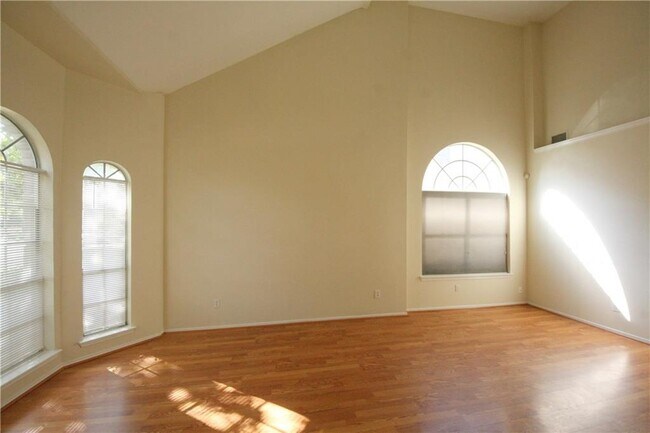 7608 Tovar Dr in Austin, TX - Building Photo - Building Photo