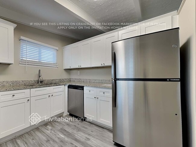 2996 Horse Shoe Dr in Atlanta, GA - Foto de edificio - Building Photo