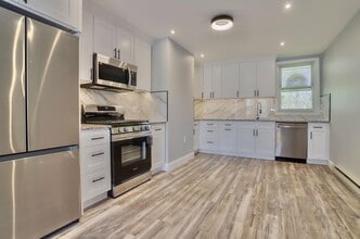 237 Whiton St in Jersey City, NJ - Building Photo - Building Photo