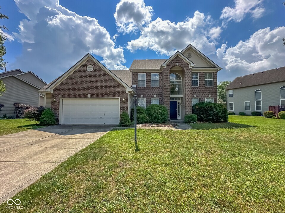 12631 Geist Cove Dr in Indianapolis, IN - Building Photo
