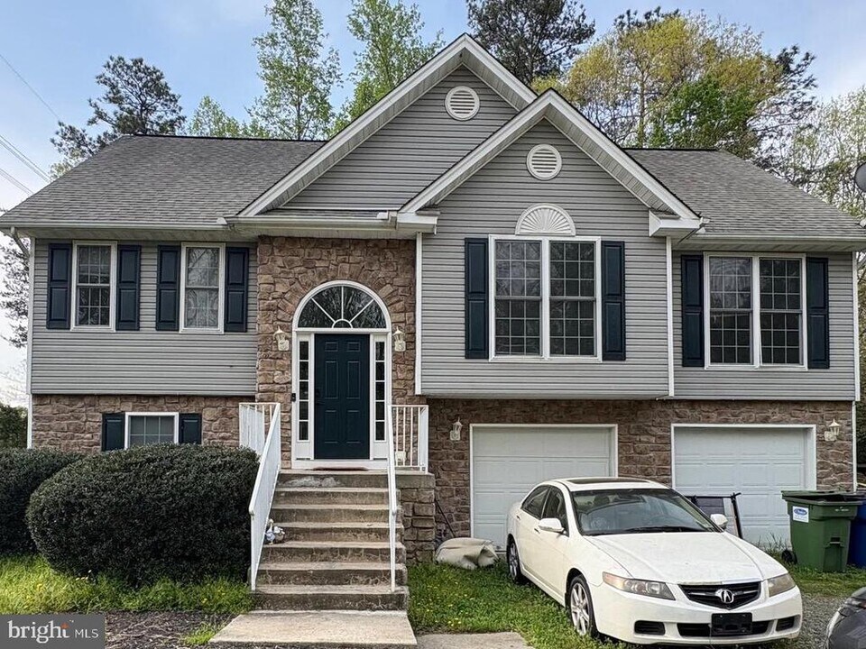 629 Welsh Dr in Ruther Glen, VA - Building Photo