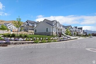 1046 W Seasons View Ct in Lehi, UT - Building Photo - Building Photo