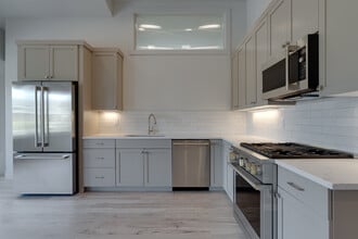 Elk Run Village in Cannon Beach, OR - Foto de edificio - Interior Photo