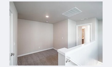 8457 SE Kinnaman St in Hillsboro, OR - Building Photo - Building Photo