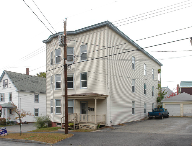 74 Fourth St in Auburn, ME - Foto de edificio - Building Photo