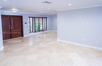 1911 NE 206th Ter in Miami, FL - Building Photo - Building Photo