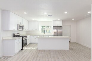 120 W Hu Esta Dr in Tempe, AZ - Building Photo