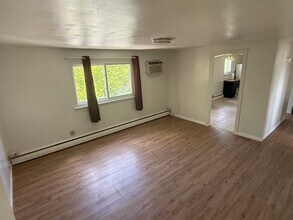 58 Guilford Park Dr in West Babylon, NY - Building Photo - Building Photo