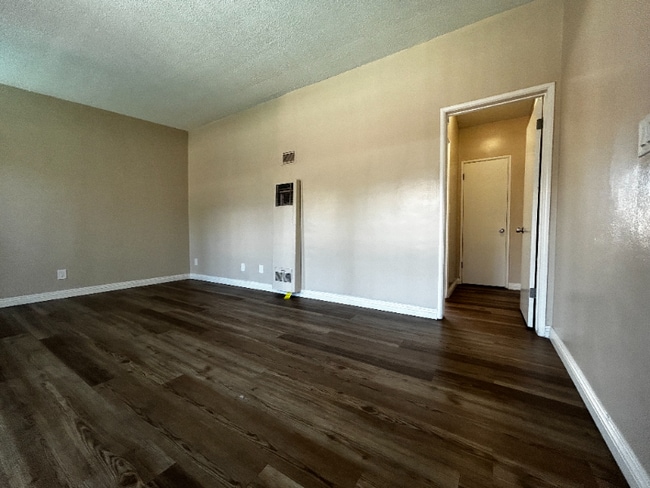 260 N Oak Ave