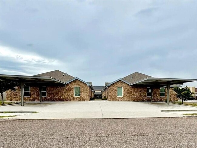 826 S Missouri St in Alton, TX - Building Photo - Building Photo