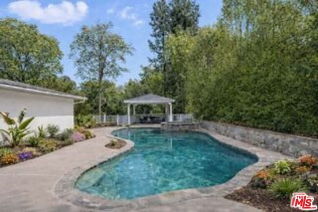 5220 Melvin Ave in Los Angeles, CA - Building Photo - Building Photo