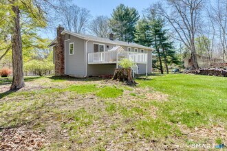 371 Warrenville Rd in Mansfield, CT - Building Photo - Building Photo
