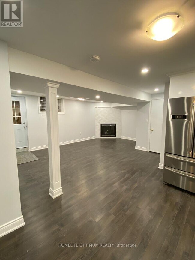 85 Littles Rd in Toronto, ON - Building Photo - Building Photo