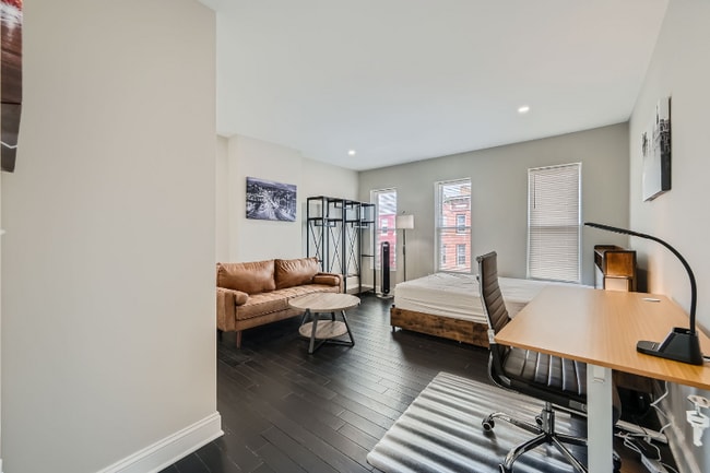 property at 1019 E Preston St