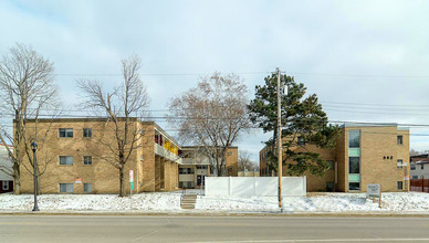 College Park in Minneapolis, MN - Building Photo - Building Photo