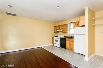 702 Homestead St in Baltimore, MD - Building Photo - Interior Photo