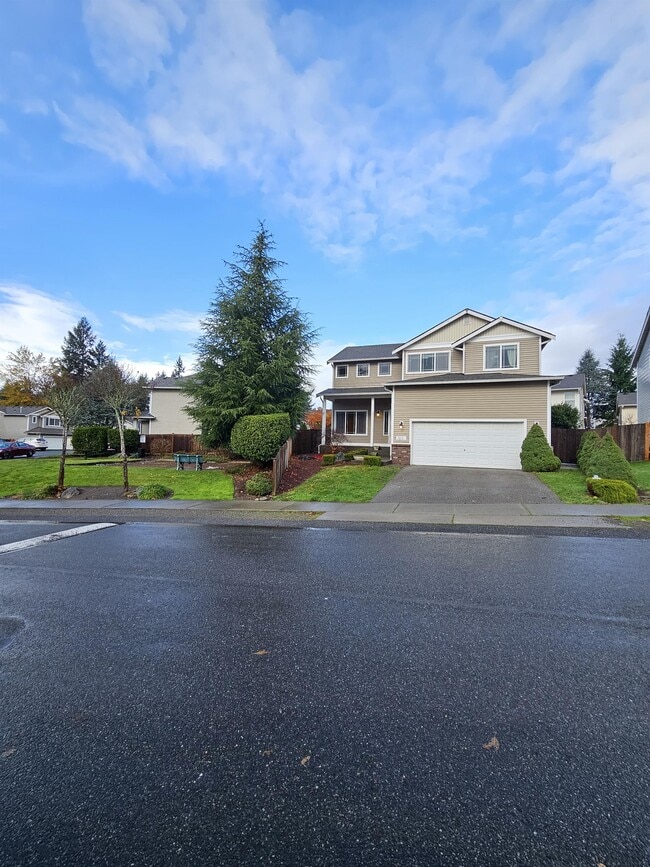 7611 197th St Ct E in Spanaway, WA - Building Photo - Building Photo