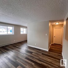 10149 83 Ave NW in Edmonton, AB - Building Photo - Building Photo