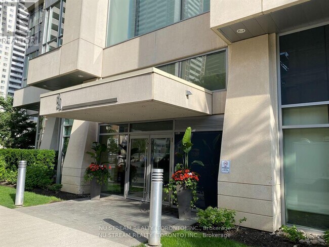 500-500 Sherbourne St in Toronto, ON - Building Photo - Building Photo