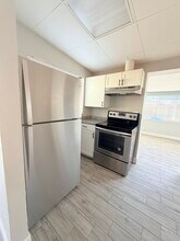 1063 Lillian St in Venice, FL - Foto de edificio - Building Photo