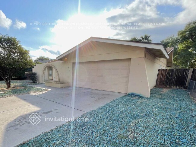 4913 W Frier Dr in Glendale, AZ - Foto de edificio - Building Photo
