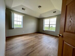 9810 Liberty Cir in Orland Park, IL - Building Photo - Building Photo