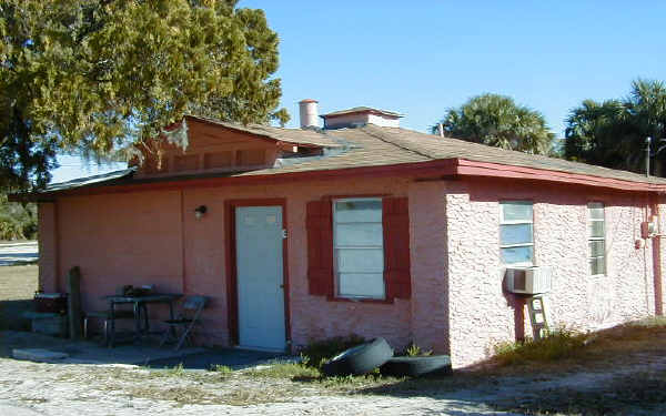 Indian River Cottages & Motel in Palm Bay, FL - Building Photo