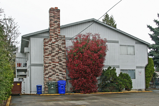 8101 SE Raymond St in Portland, OR - Foto de edificio - Building Photo