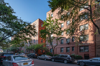 3520 73rd St in Jackson Heights, NY - Building Photo - Building Photo