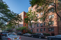 3520 73rd St in Jackson Heights, NY - Foto de edificio - Building Photo