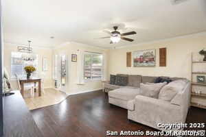 10322 Filly Valley in San Antonio, TX - Foto de edificio - Building Photo